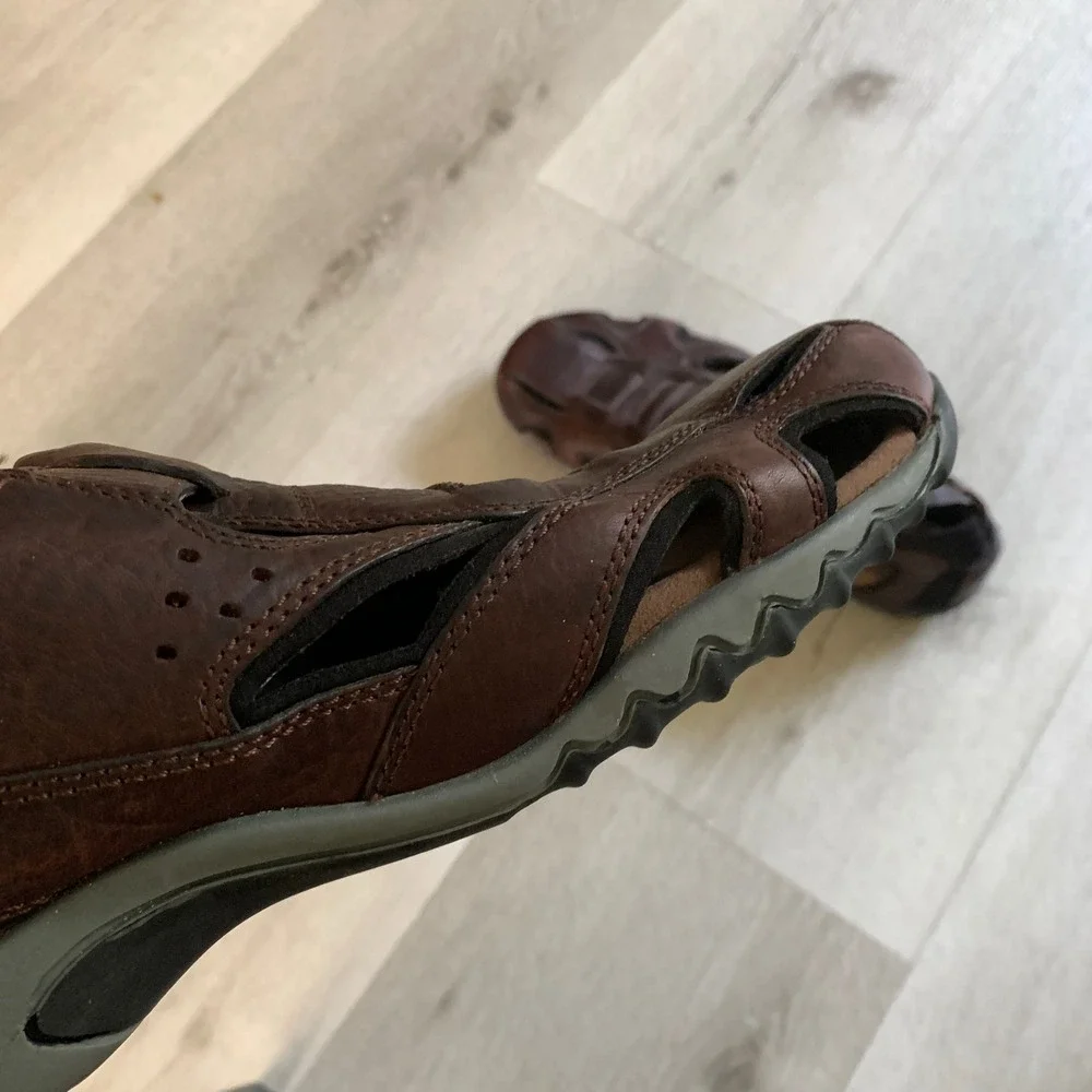 Merrell Mens Brown Leather Fisherman Sandals Closed Toe Hiking Shoes Air Cushion